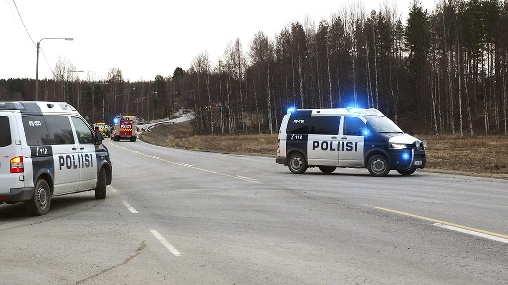 Kaksi ihmistä kuoli ja seitsemän loukkaantui neljän auton kolarissa Leppävirralla Pohjois-Savossa 13. huhtikuuta 2016. Onnettomuus tapahtui iltapäivällä viiden aikaan Paukarlahdessa.