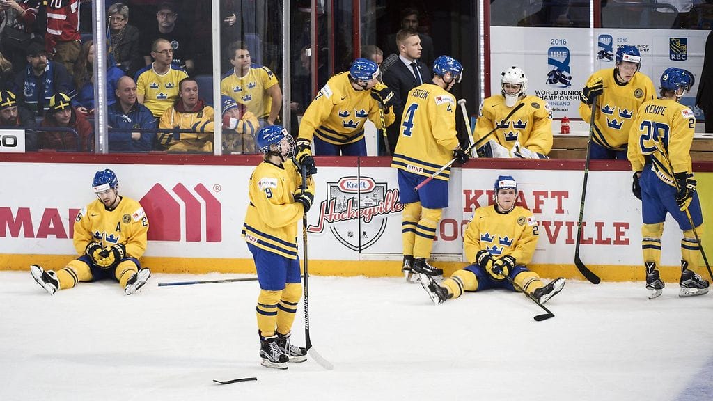 Ruotsi pettyi nuorten MM-välierässä Helsingissä vuosi sitten.