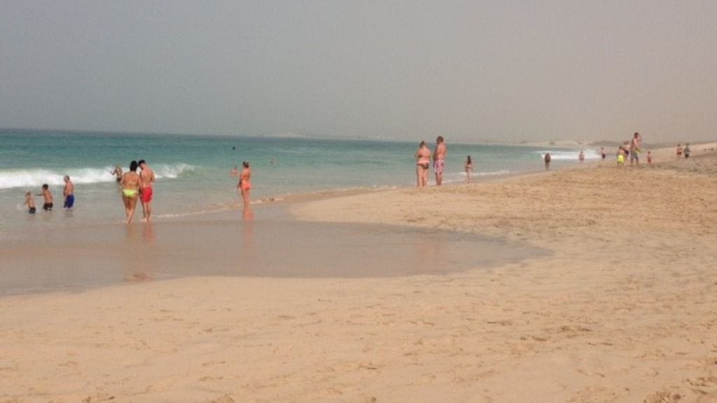 Hiekkamyrsky vaikuttaa lentonäkyvyyteen, muttei säähän alueella. Hanna Leivonniemen nappaama otos Kap Verdeltä.