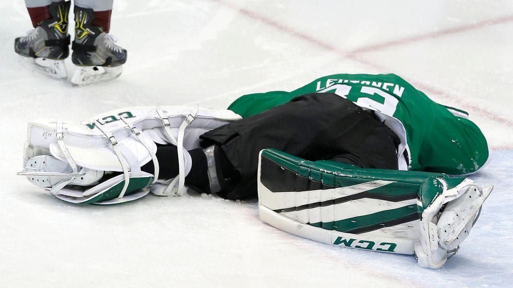 Kari Lehtosella teki kipeää Jarome Iginlan törmäyksen jälkeen.