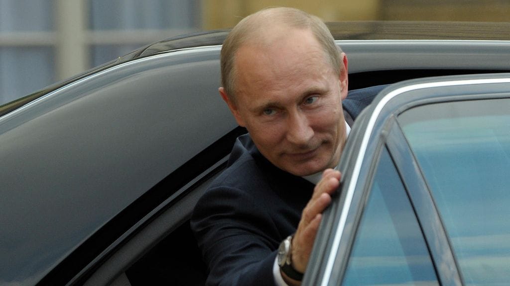Venäjän presidentin Vladimir Putinin käytössä ollutta limusiinia kaupitellaan kovaan hintaan.