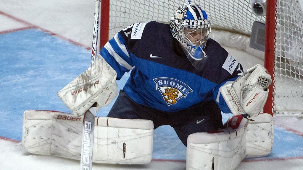 Suomen maalivahti Veini Vehviläinen