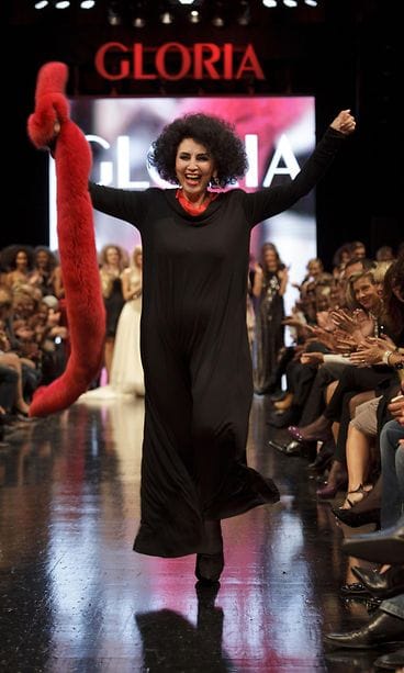 Lenita Airisto Glorian muotinäytöksessä Korjaamolla 4.9.2010