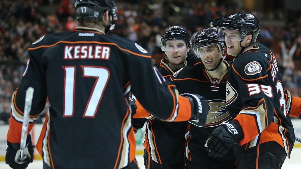 Sami Vatanen avitti Ryan Keslerin hattutemppuun.