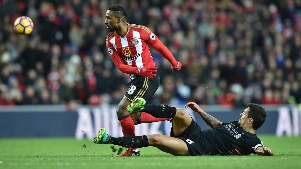 Jermain Defoe rokotti Liverpoolia kahdesti.