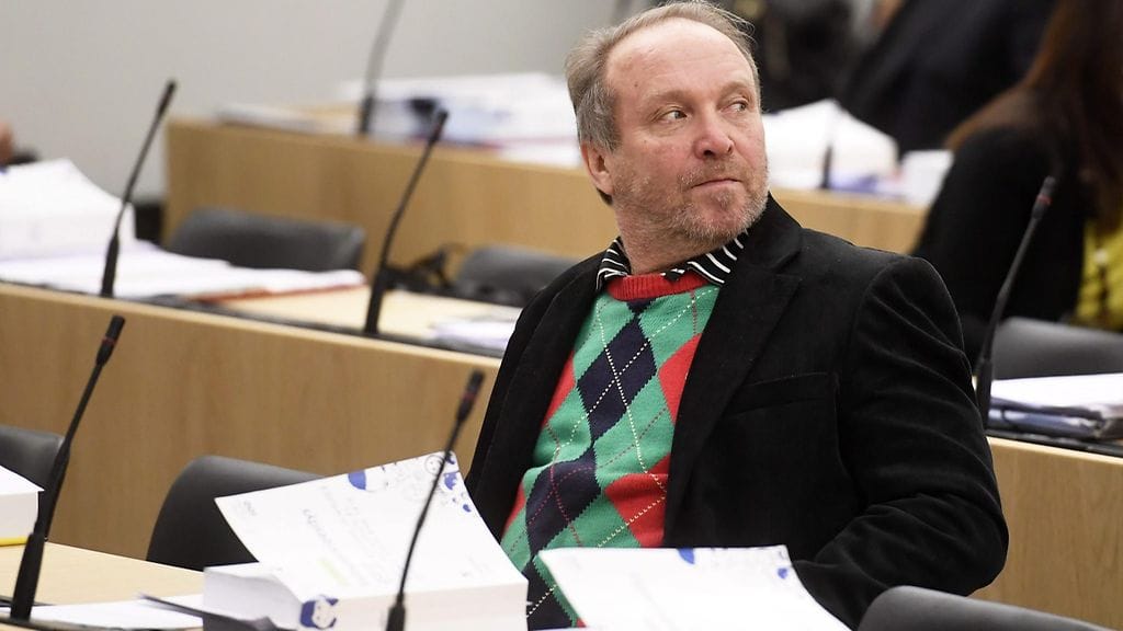 Kansanedustaja Teuvo Hakkarainen (ps.) tuomittiin keskiviikkona 4.1. sakkoihin kiihottamisesta kansanryhmää vastaan.