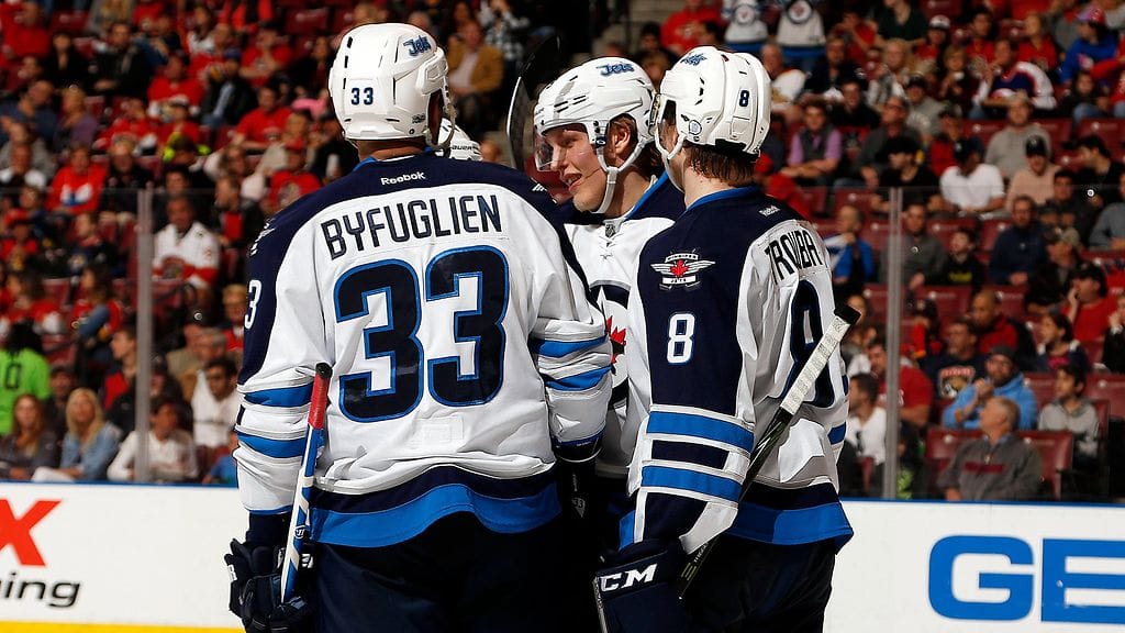 Patrik Laine (kesk.) on tehnyt viimeiseen kuuteen peliin kuusi tehopinnaa.