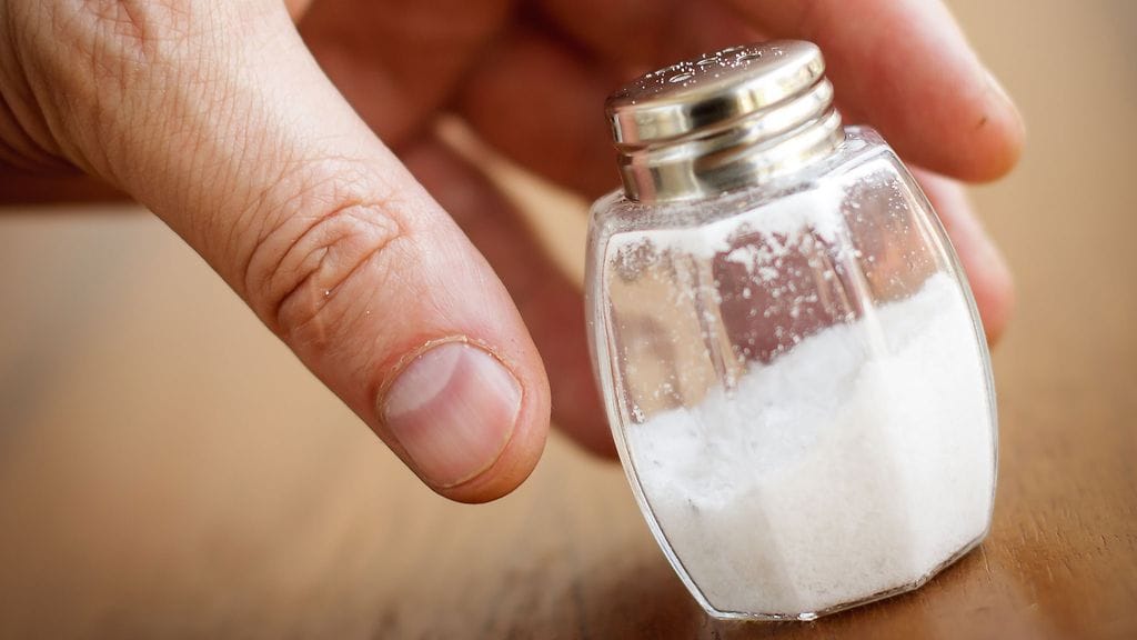 Liika suolan käyttö turvottaa.