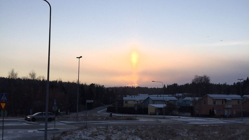 Auringonpilari on toiseksi yleisin halo-ilmiö.