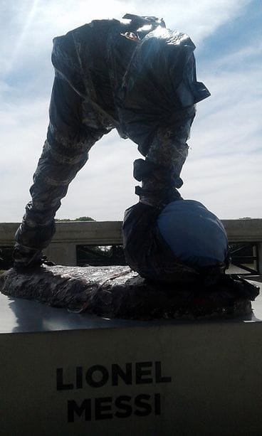 Messin patsas tuhottuna 2017