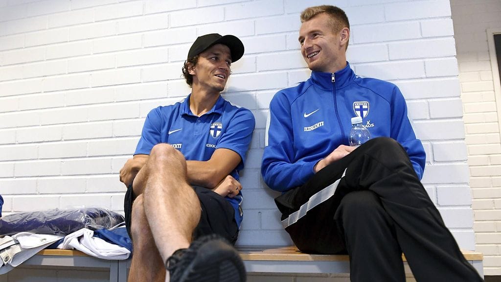 Roman Eremenko ja Lukas Hradecky maajoukkuetehtävissä viime syyskuussa.