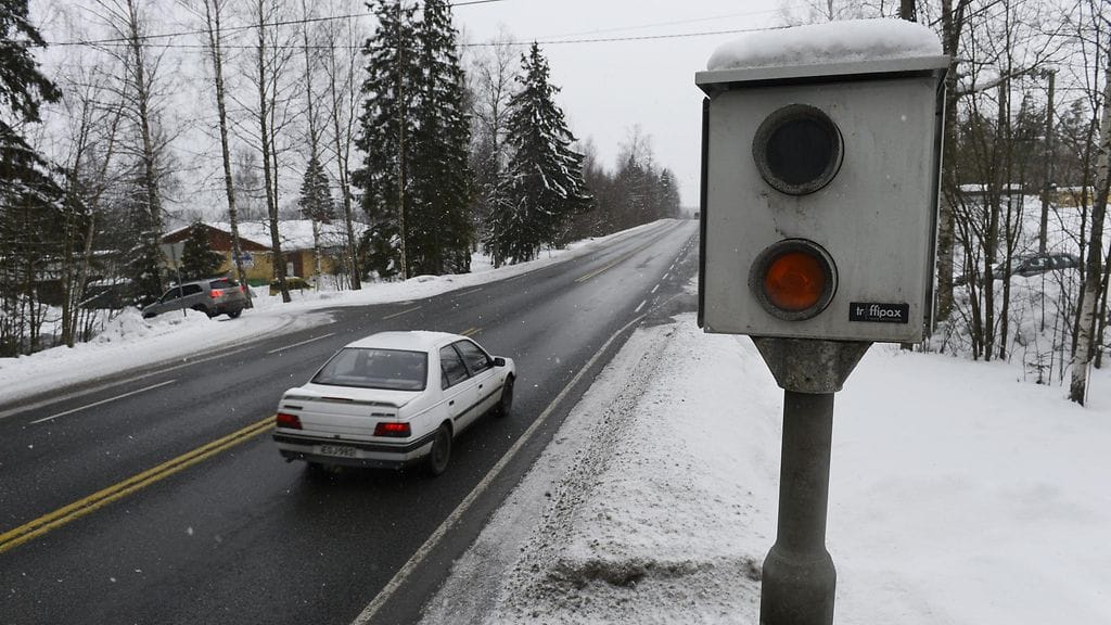 Peltipoliisi Lohjalla.