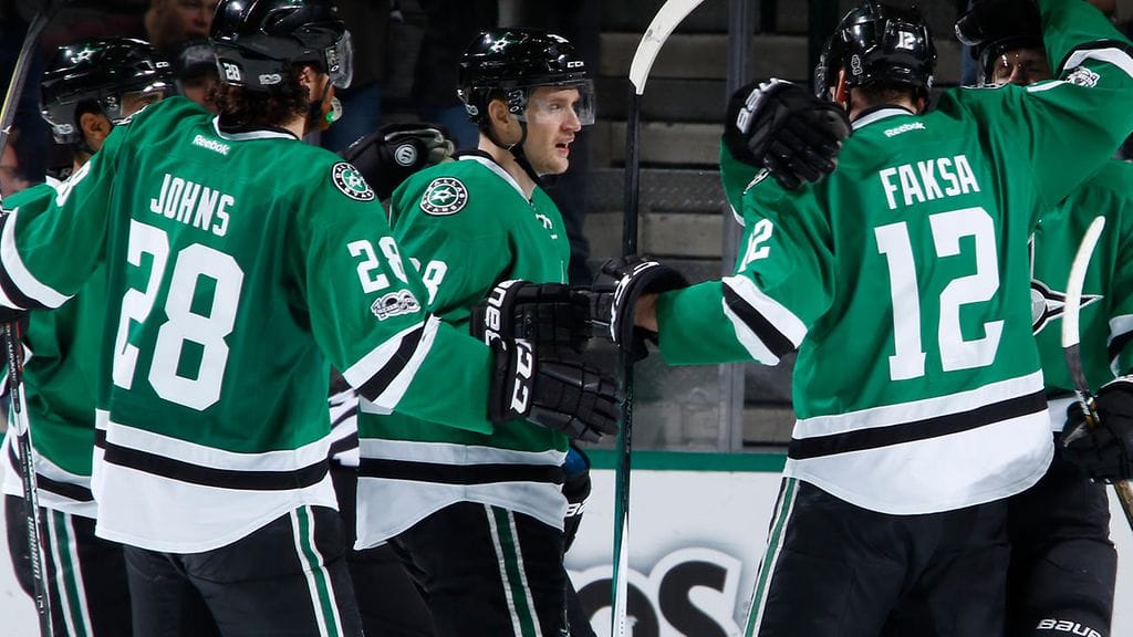 Lauri Korpikoski juhli maalia.