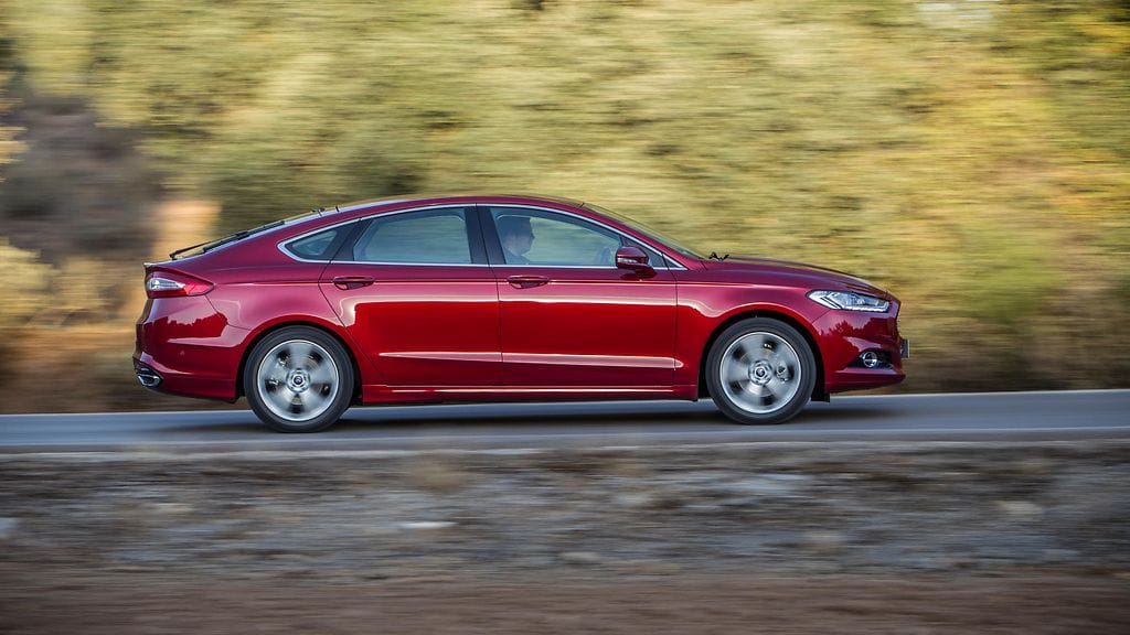 Suomen suosituimpien työsuhdeautojen listalle ylsi myös Ford Mondeo.