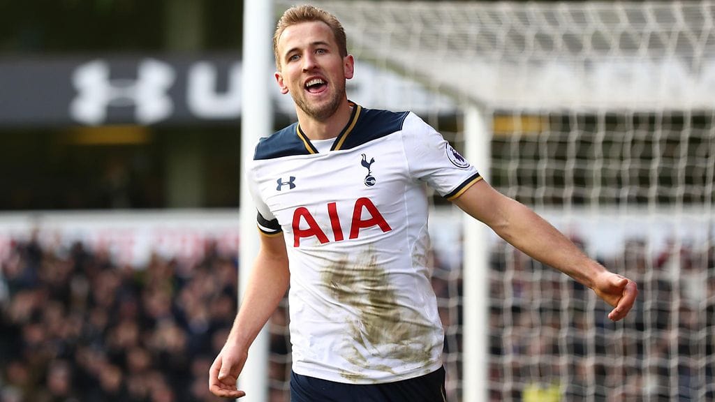 Harry Kane osui kolmesti Tottenhamille.