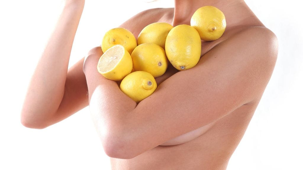 Havainnollistavassa kuvassa on käytetty apuna sitruunoita.