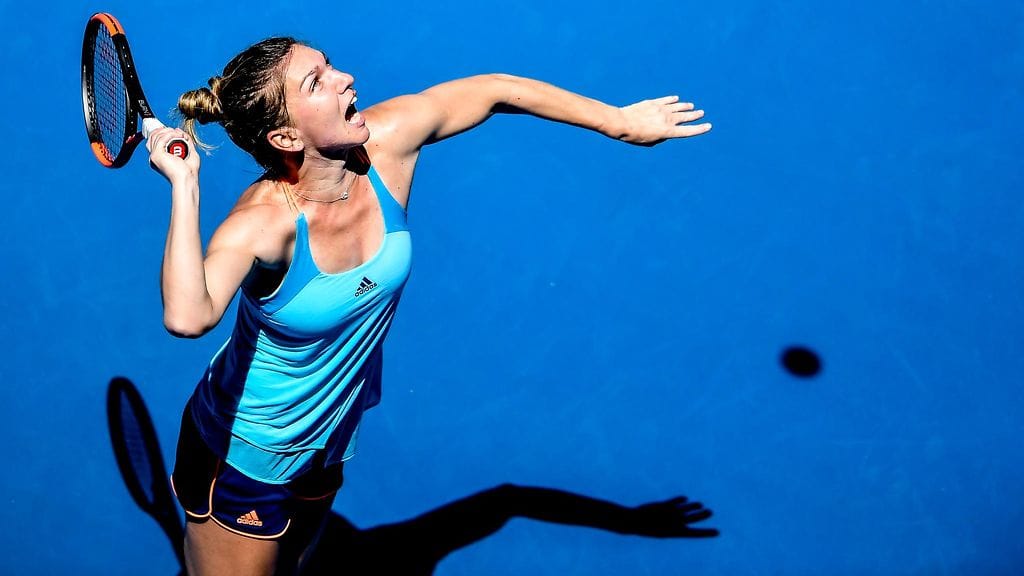 Simona Halep lähetettiin heti laulukuoroon.