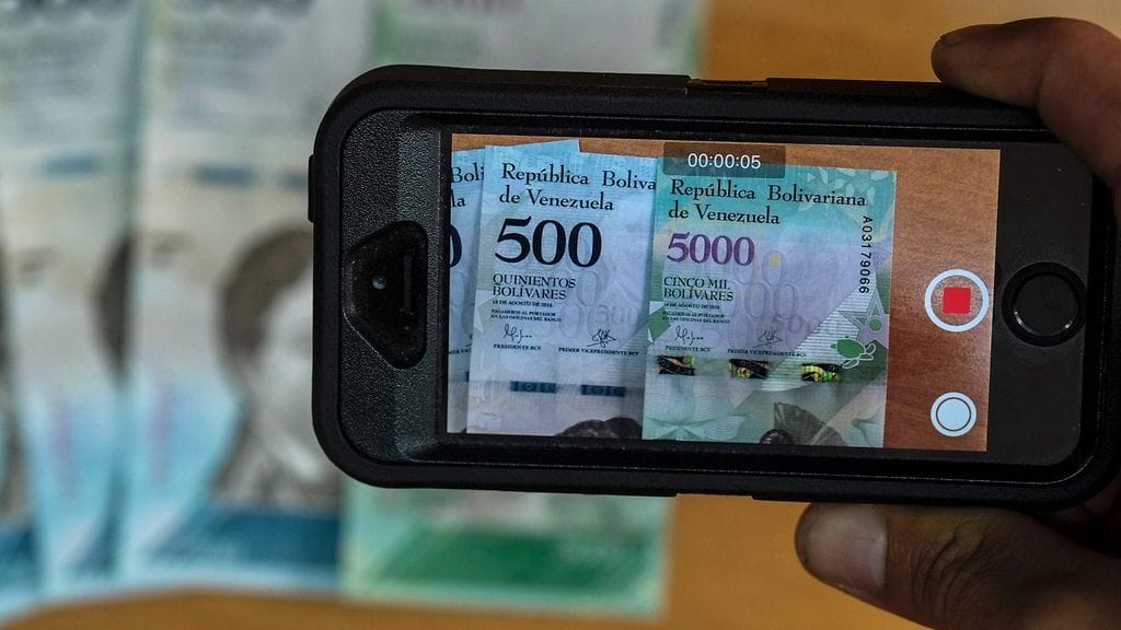 Kuvassa Venezuelan uusia seteleitä.