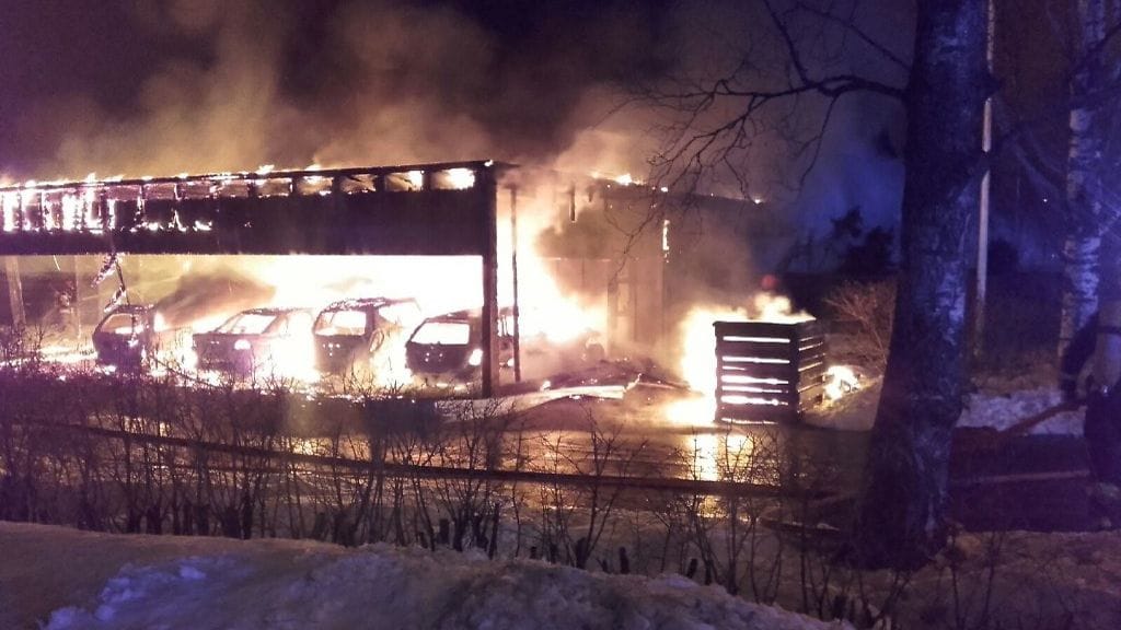 Helsingin pelastuslaitos julkaisi paikalta kuvan mikroblogipalvelu Twitterissä.