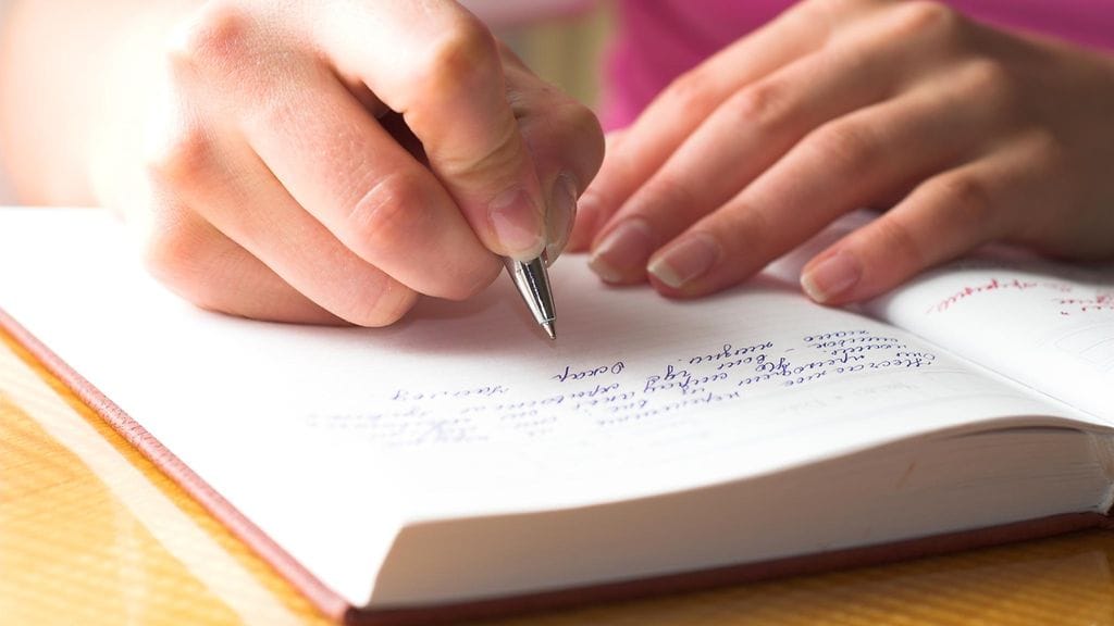 Nuorella naisella on pyyntö meille kaikille. Kuvituskuva.