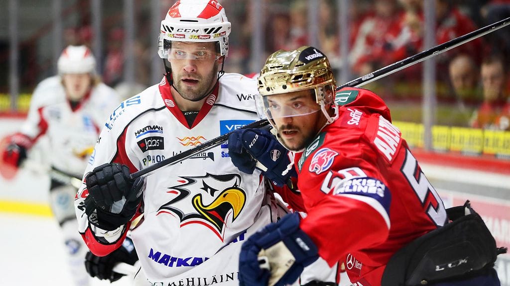 Sportin Markus Kankaanperä ja HIFK:n Juhamatti Aaltonen.