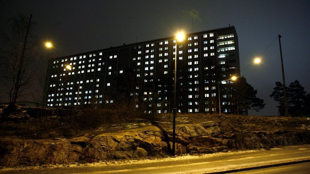 Esimerkiksi sairaanhoitajat tekevät paljon vuorotyötä. Kuvassa Helsingin yliopistollinen keskussairaala Meilahdessa.