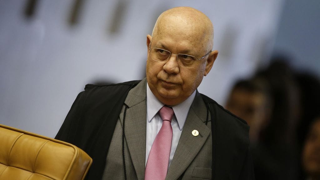 Tuomari Teori Zavasckia kuljettanut pienkone syöksyi maahan torstaina Rio de Janeiron osavaltion rannikolla.