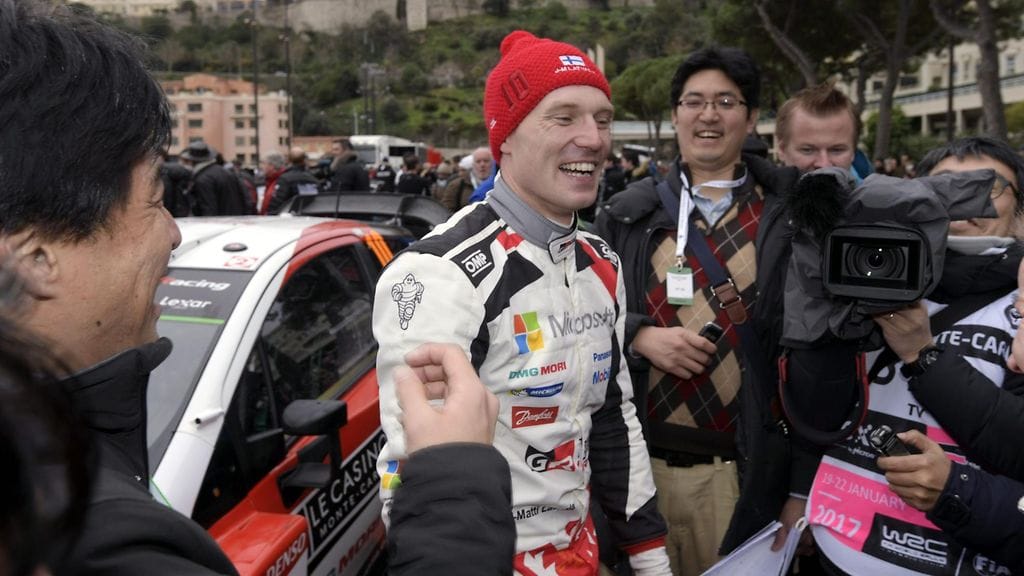 Jari-Matti Latvala oli yhtä hymyä rallin maalissa.