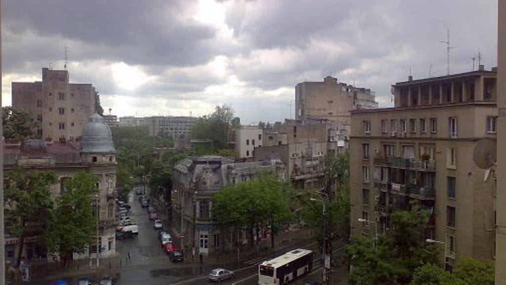 Romaniassa laitaoikeiston ehdokas Calin Georgescu on johdossa presidentinvaalien ensimmäisellä kierroksella. Kuvassa Romanian pääkaupunki Bukarest.