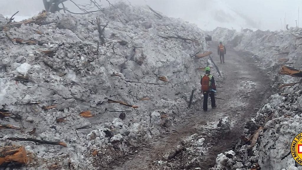 italia maanjäristy  lumivyöry hotelli