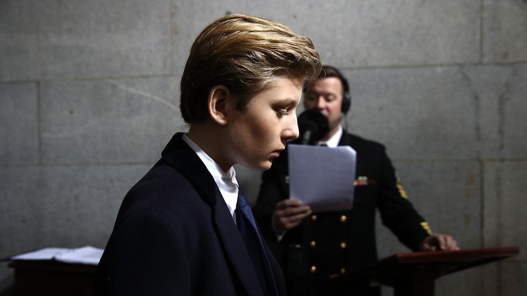 Maaliskuussa 11 vuotta täyttävä Barron saapui seuraamaan isänsä virkaanastujaisia perjantaina 20.1.2017.