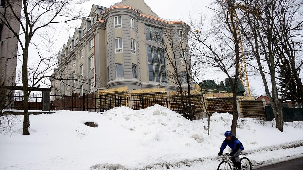 Yhdysvaltain suurlähetystö Helsingin Kaivopuistossa 26. helmikuuta 2013.