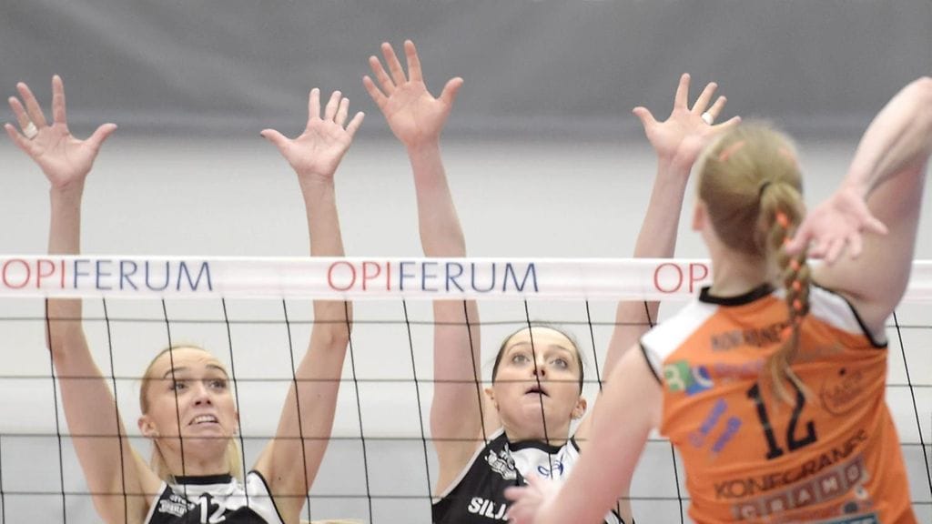 HPK:n Piia Korhonen (iskemässä) oli joukkueensa paras pistenainen.