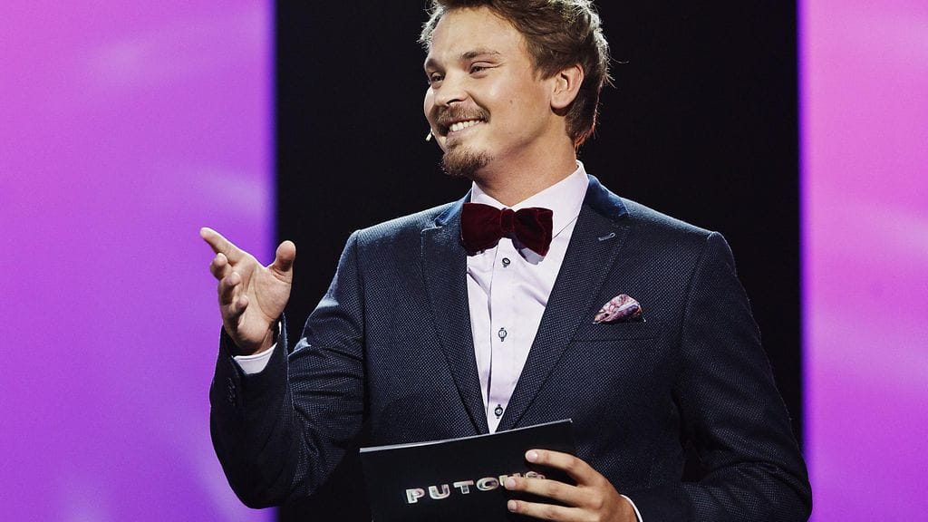 Putous-juontaja Roope Salmisen silmätulehdus vaivasi katsojia.