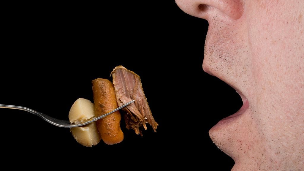 Runsas punaisen lihan ja lihajalosteiden syöminen voi nostaa suolistosyövän riskiä.