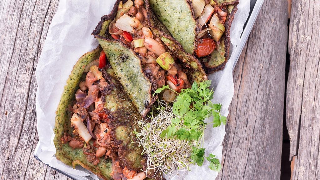 Härkäpapu on nyt trendiruokaa ja tulevaisuudessa ehkä vielä isompi hitti. Kuvassa Hellapoliisin tekemiä härkiskreppejä.