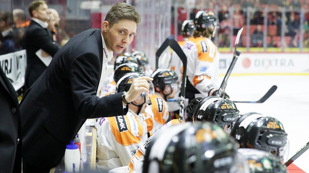 Tuomas Tuokkolan valmentama KooKoo päätti Pelicansin voittoputken. Arkistokuva.