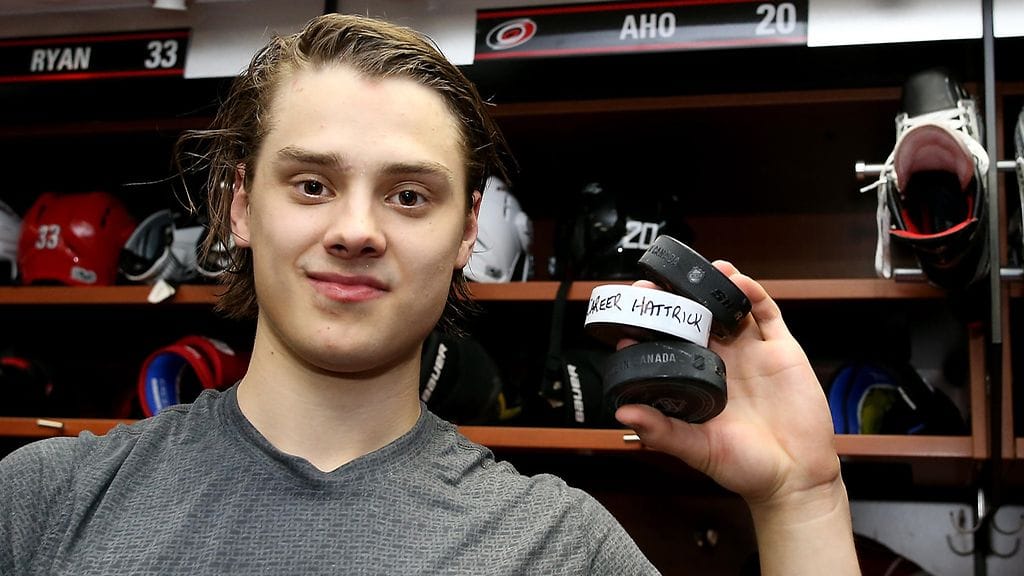 Sebastian Aho iski NHL-uransa ensimmäisen hattutempun viime viikolla.