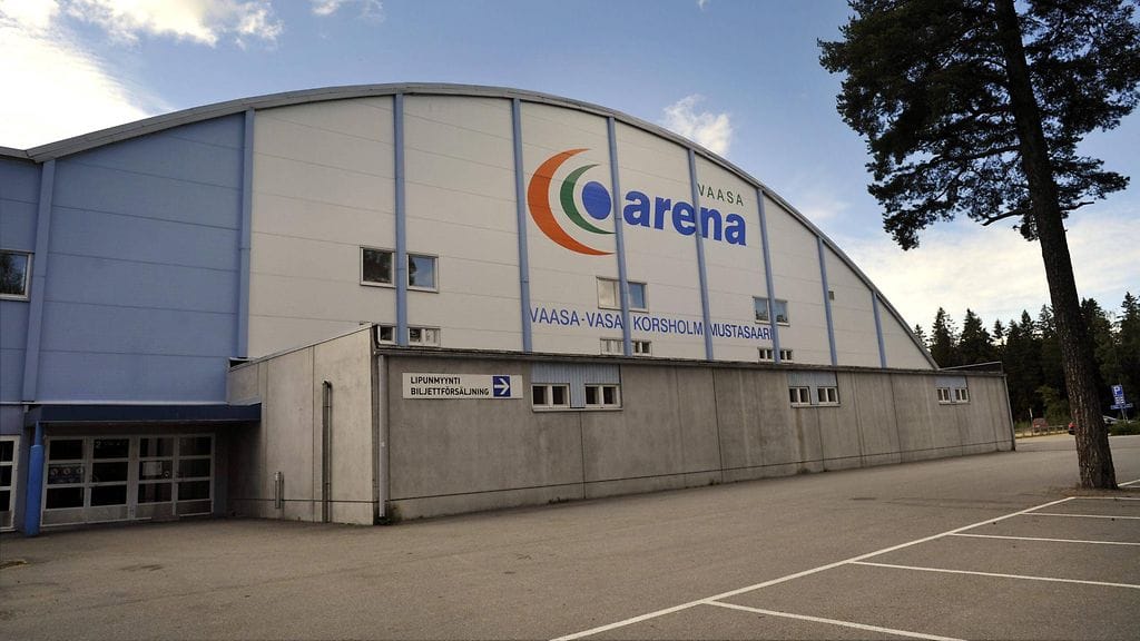 Vaasan Kuparisaaren jäähalli vuonna 2014.