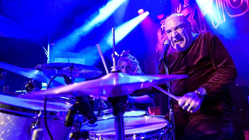 Remu rokkaa. Remu & Hurriganes esiintyi Tavastialla Helsingissä 1. helmikuuta.