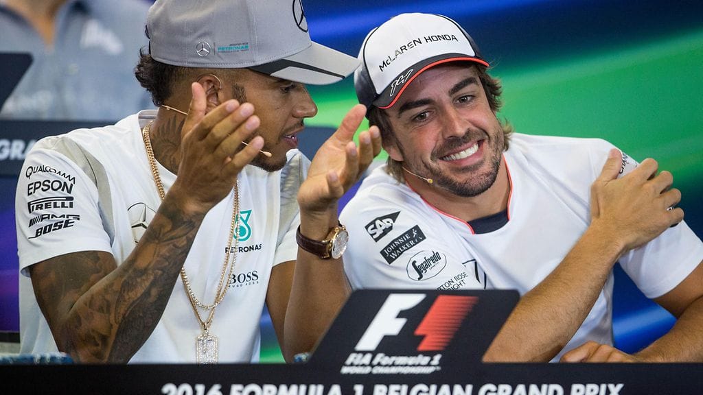 Lewis Hamilton ja Fernando Alonso tienaavat hurjia summia F1-sarjassa.