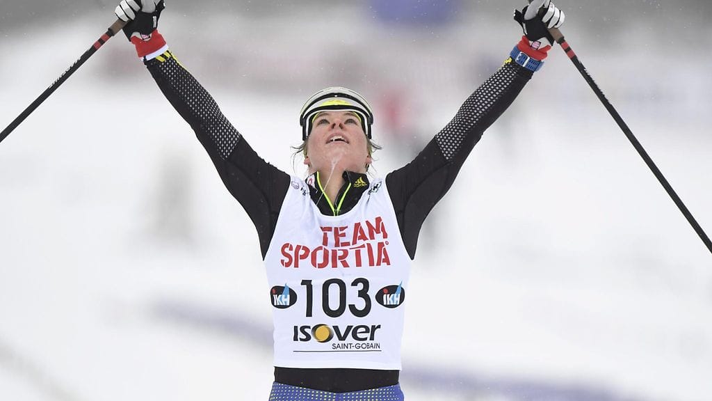 Krista Pärmäkoski pääsi tuulettamaan ylivoimaista voittoa.