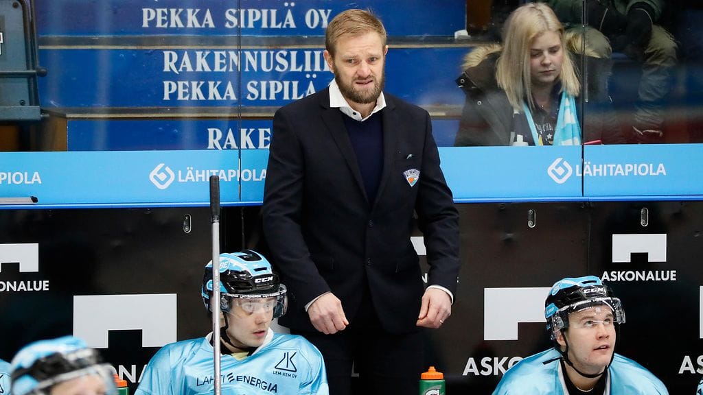 Petri Matikaisen mukaan osa Pelicansin pelaajista ei pysty latautumaan vaatimustason mukaisesti. Arkistokuva.