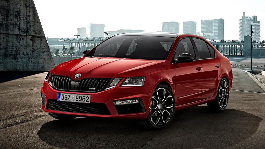 skoda octavia rs 245 edestä