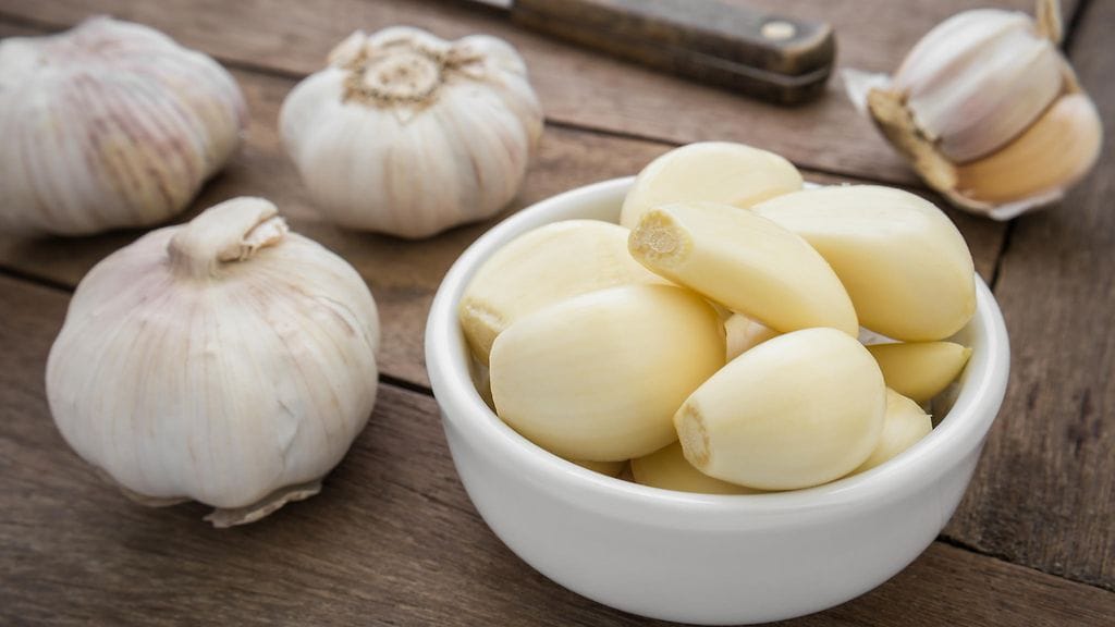 Valkosipulit ovat terveellisiä ja herkullisia.