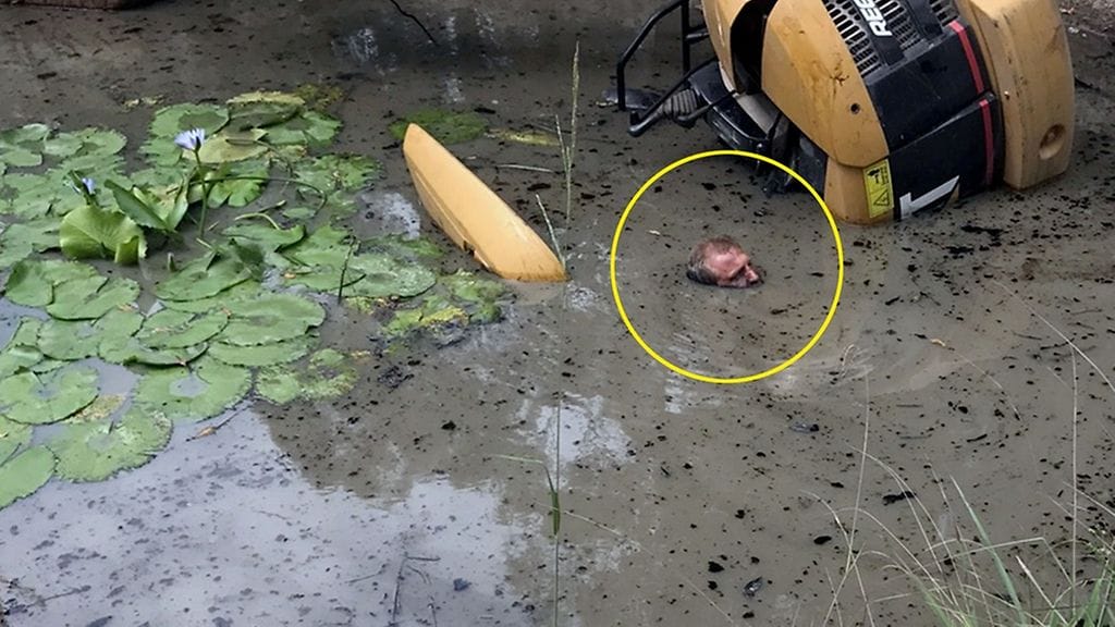 Daniel Millerin onnistui kurottamaan suunsa hetkittäin veden pinnan yläpuolelle ja huutamaan apua.