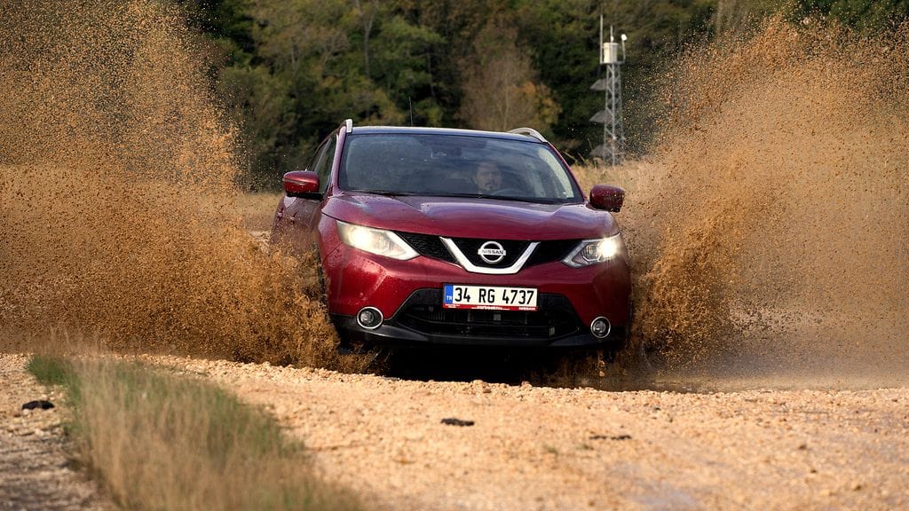 Nissan Qashqai kurvasi Scoda Octavian ohitse ensirekisteröintitilastoissa helmikuussa.
