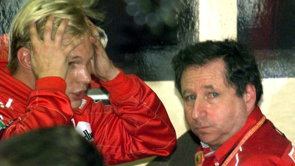 Mika Salolla oli selvät sävelet Ferrarin tallipäällikön Jean Todtin kanssa Eddie Irvinen ohi päästämisestä.