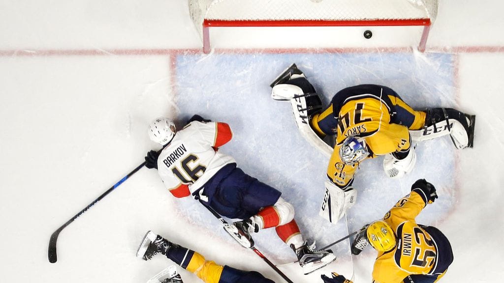 Aleksander Barkov yllätti Nashvillen maalille kesken pelin vaihdetun Juuse Saroksen toisessa erässä.