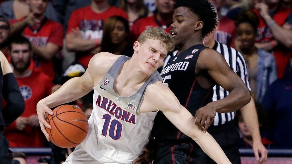 Lauri Markkanen heitti kuusi pistettä Californiaa vastaan.